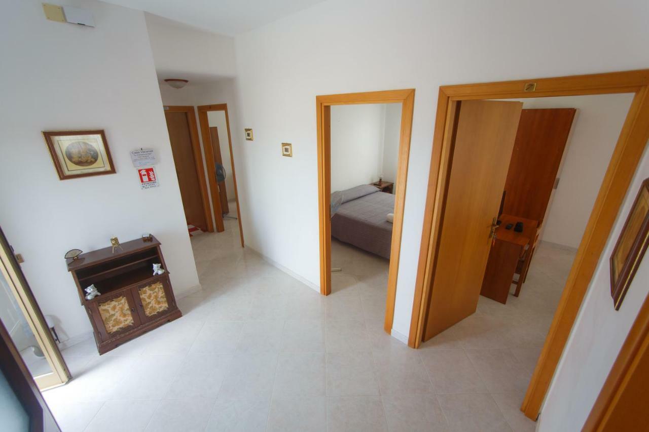 Апарт отель Casa Vacanze L'Orizzonte Вальдериче Экстерьер фото