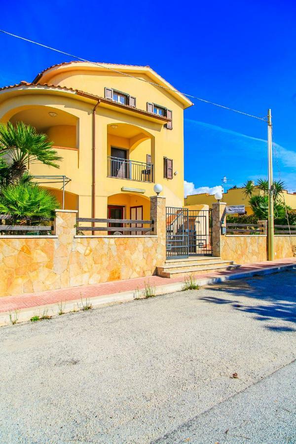 Апарт отель Casa Vacanze L'Orizzonte Вальдериче Экстерьер фото