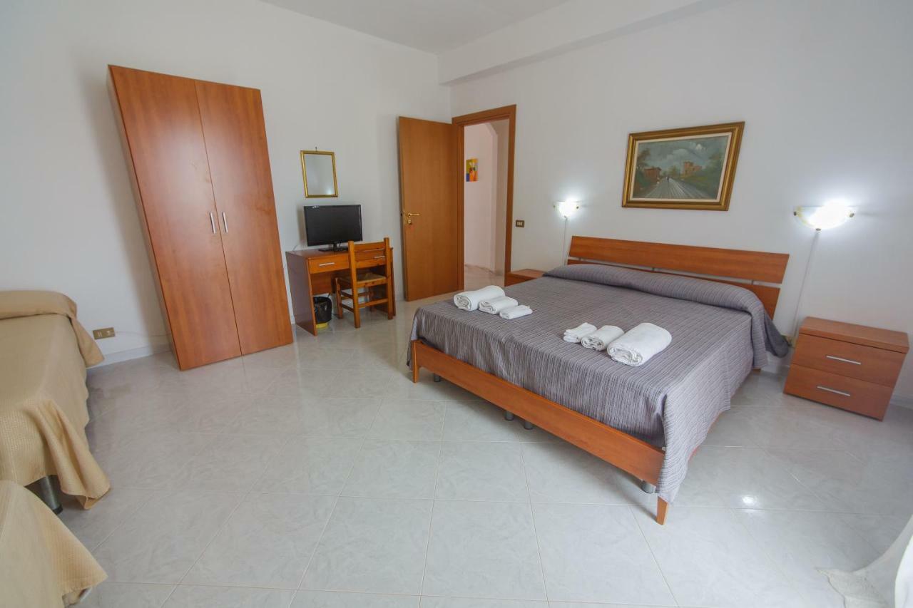 Апарт отель Casa Vacanze L'Orizzonte Вальдериче Экстерьер фото